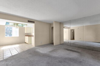 4554 E Paradise Village Pkwy N in Phoenix, AZ - Building Photo - Building Photo