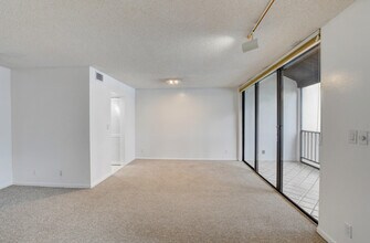 3309 Bridgewood Dr in Boca Raton, FL - Foto de edificio - Building Photo