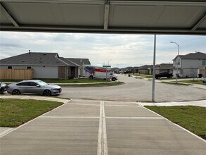 607 Amberwood Creek Dr in Crosby, TX - Building Photo - Building Photo