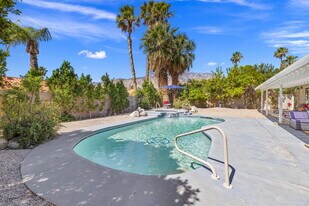 1479 E Francis Dr in Palm Springs, CA - Building Photo