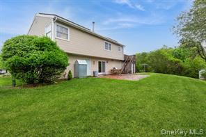 14 Handy Ln in Medford, NY - Foto de edificio - Building Photo