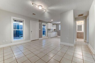 2127 Maximilian St in Houston, TX - Building Photo - Building Photo