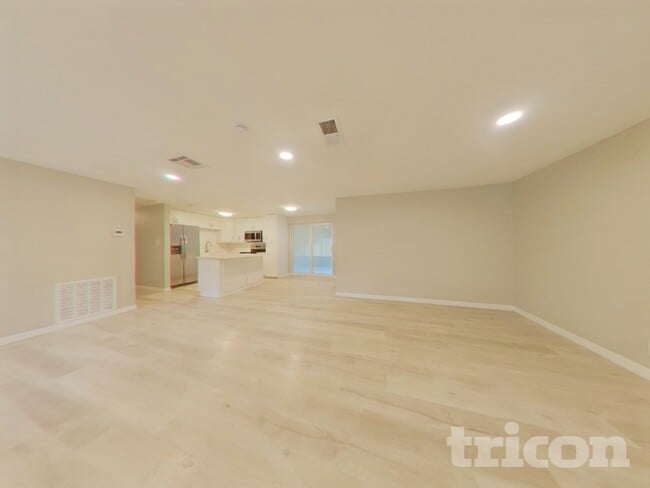 1124 Jadewood Ave in Clearwater, FL - Building Photo - Building Photo