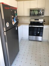 4561 Strutfield Ln, Unit 3402 in Alexandria, VA - Foto de edificio - Building Photo