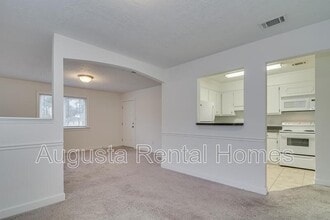 4018 Wheeler Woods Rd in Augusta, GA - Foto de edificio - Building Photo