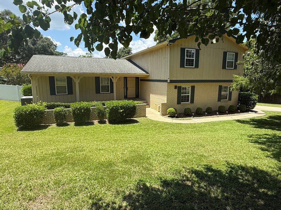 3726 Wicklow Cir in Tallahassee, FL - Building Photo