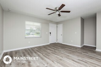 7357 Riverside Pl in Orlando, FL - Foto de edificio - Building Photo