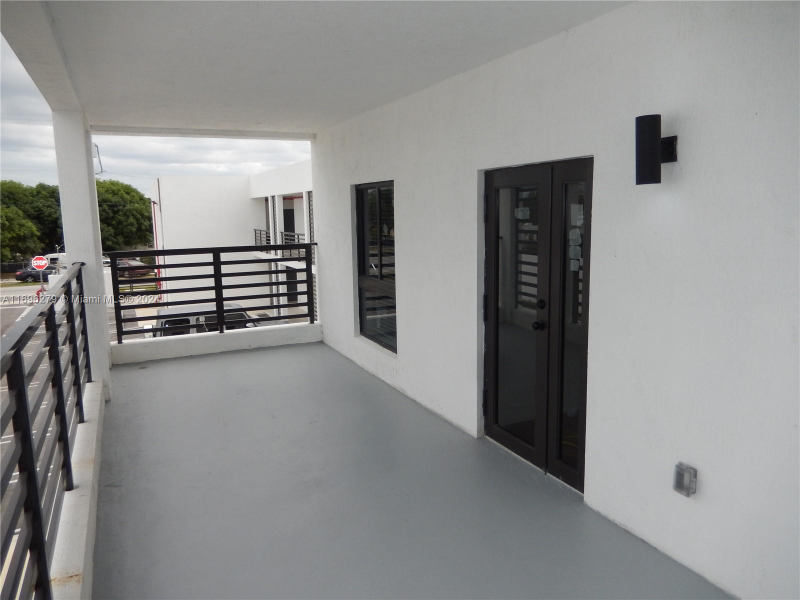 16955 SW 100th Ave-Unit -10 in Miami, FL - Building Photo