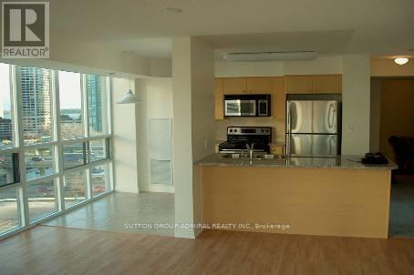 30 Grand Trunk Crescent in Toronto, ON - Building Photo - Building Photo