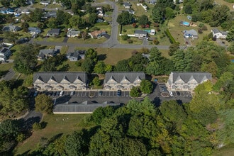 Orchard Place in Brookfield, CT - Building Photo - Building Photo