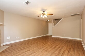 19530 Sandy Bank Dr in Tomball, TX - Building Photo - Building Photo