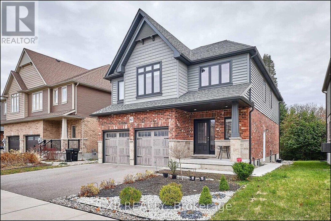 967 Wright Dr in Midland, ON - Building Photo