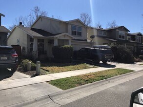 2266 Halsey Cir in Davis, CA - Building Photo - Building Photo