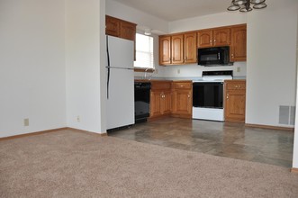 Peachtree Apartments in Webb City, MO - Building Photo - Interior Photo