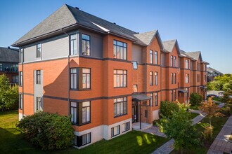 181 Bouchard Boul in Dorval, QC - Building Photo - Building Photo