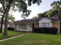 5642 Ludington Dr in Houston, TX - Building Photo - Building Photo