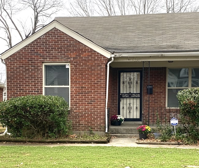 property at 1032 N Evergreen St