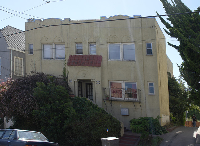 560-566 Merritt Ave in Oakland, CA - Building Photo - Building Photo