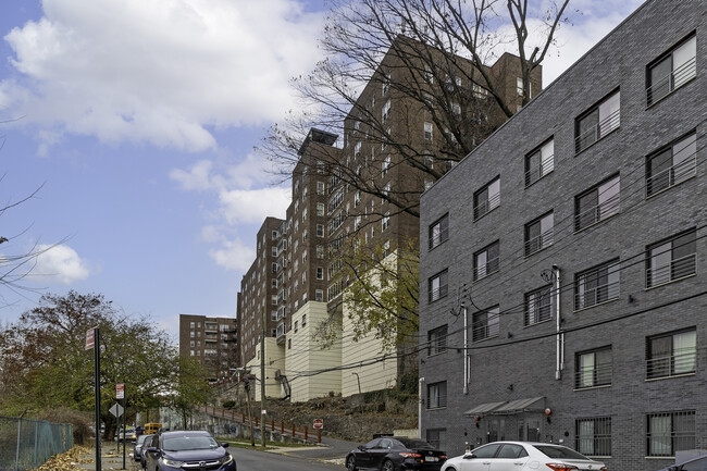 2630 Kingsbridge Ter in Bronx, NY - Building Photo - Building Photo