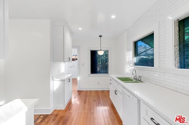 property at 6220 Hayes Ave