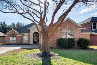 5 Colt Ct in Mansfield, TX - Foto de edificio - Building Photo