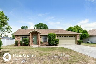 2041 Claremont Dr in Deltona, FL - Building Photo