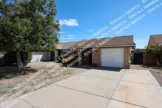 3241 W Blackhawk Dr in Phoenix, AZ - Building Photo - Building Photo