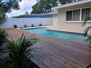 5682 45th Ave N in Kenneth City, FL - Building Photo - Building Photo