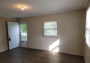 2008 John A Creighton Blvd in Omaha, NE - Building Photo - Building Photo