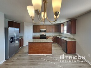 2425 Pollen Way in Columbia, TN - Foto de edificio - Building Photo