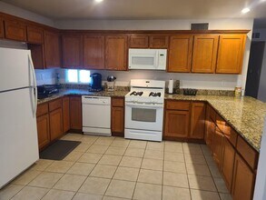 5708 Piedra Rd NW in Albuquerque, NM - Building Photo - Building Photo