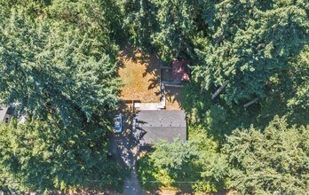 11124 Juniper Pl in Anderson Island, WA - Foto de edificio - Building Photo