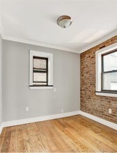 227 E 82nd St-Unit -E4 in New York, NY - Building Photo - Building Photo