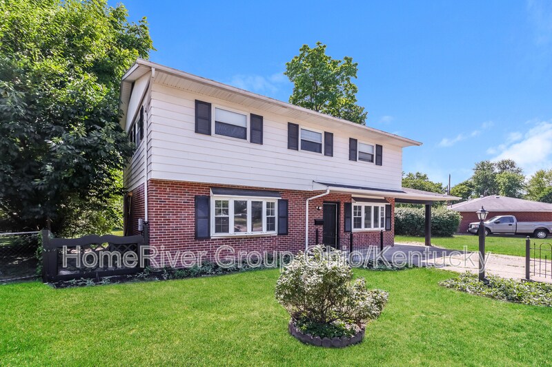 405 W Market St in Springboro, OH - Building Photo