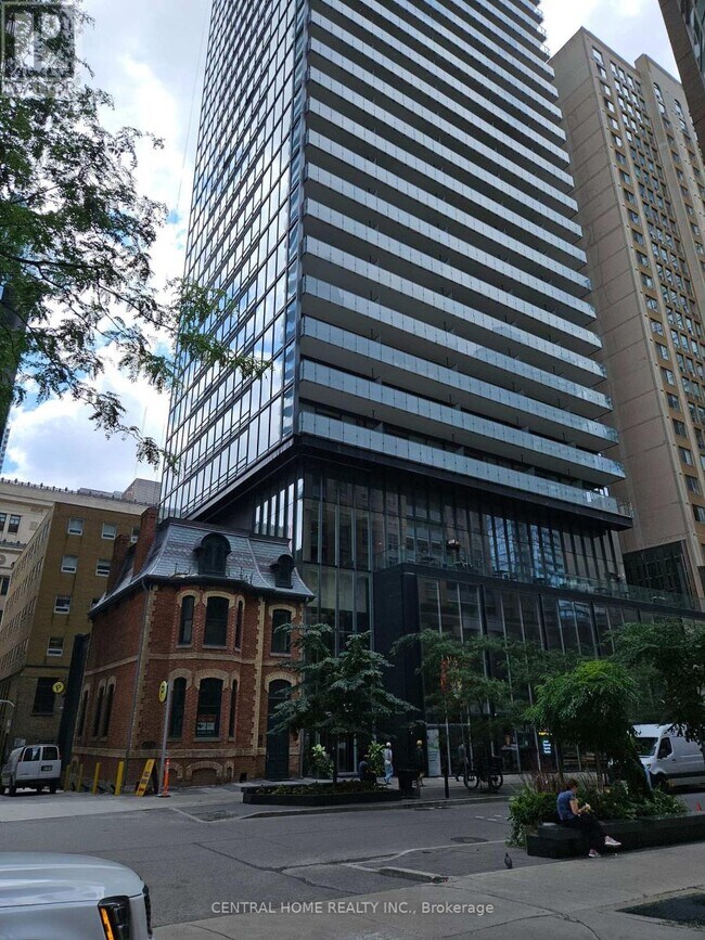 property at 15-2615 Grenville St
