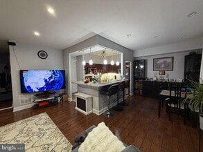 301 Byberry Rd in Philadelphia, PA - Building Photo - Building Photo