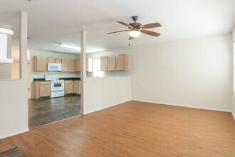 8804 Seven Oaks Ln in Denton, TX - Foto de edificio - Building Photo