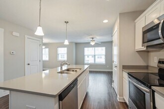 156 NE 22nd Ln in Ankeny, IA - Building Photo - Building Photo