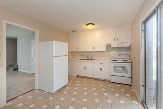 A0E13-The Residences at Humboldt Place (HP in Mount Holly, NC - Building Photo - Building Photo