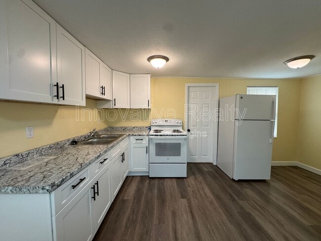 205 Fern Dr in Leesburg, FL - Building Photo - Building Photo