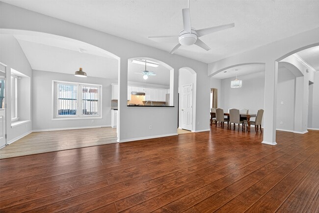 property at 14007 Hillingdale Ln