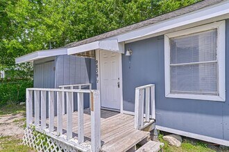 9839 Racine St in Houston, TX - Building Photo - Building Photo