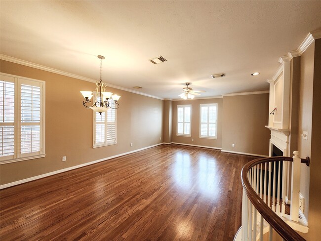 property at 2637 W Dallas St