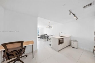 501 NE 31st St, Unit 3902 in Miami, FL - Building Photo - Building Photo