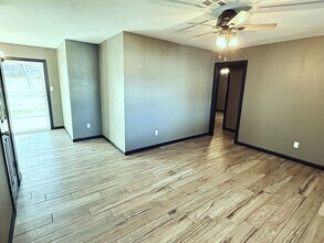 2114 Allenhurst St in Norman, OK - Building Photo - Building Photo