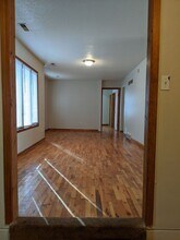 10614 Oakland Ave in Kansas City, MO - Foto de edificio - Building Photo