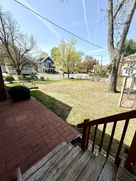 323 Sargeant St in Holyoke, MA - Building Photo - Building Photo