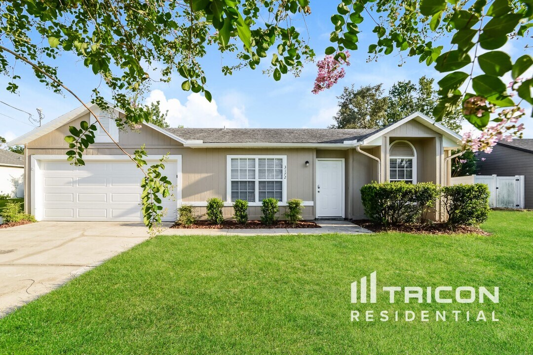 3172 Chamberlain St in Deltona, FL - Building Photo