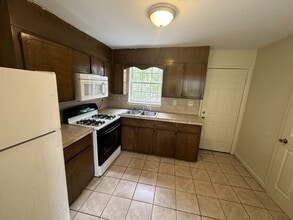 327 Pleasant St in Hinesville, GA - Building Photo - Building Photo