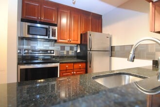 108 Eastern Ave in Manchester, NH - Building Photo - Building Photo